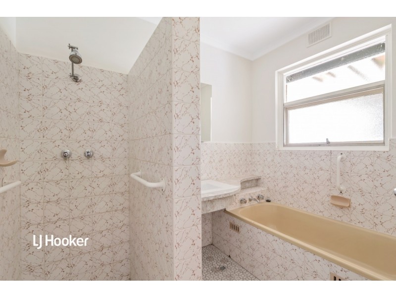 63 Salisbury Avenue, Valley View SA 5093