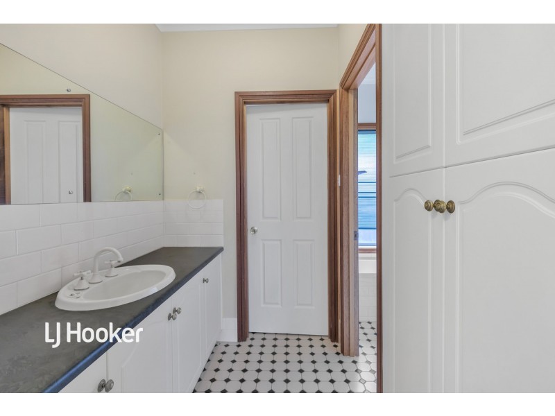 15 Jacaranda Grove, Golden Grove SA 5125