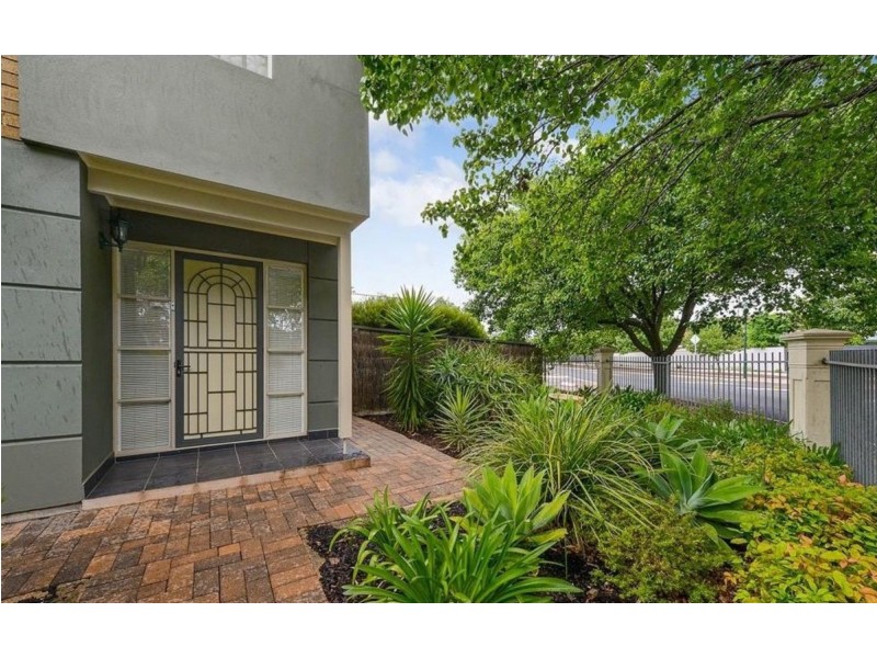 32 Sir Ross Smith Boulevard, Oakden SA 5086