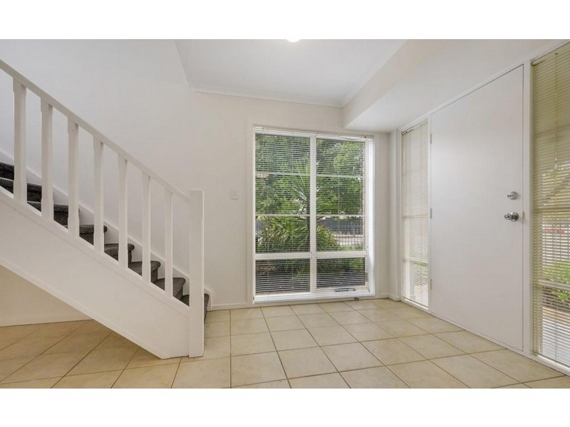 32 Sir Ross Smith Boulevard, Oakden SA 5086