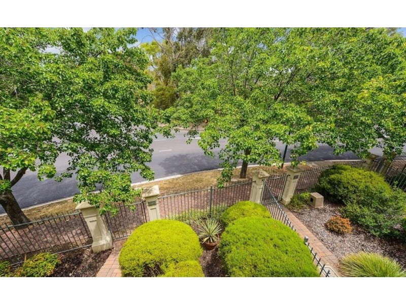32 Sir Ross Smith Boulevard, Oakden SA 5086