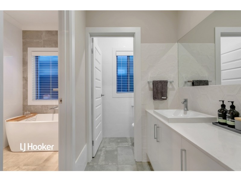 17a Ayredale Avenue, Clearview SA 5085