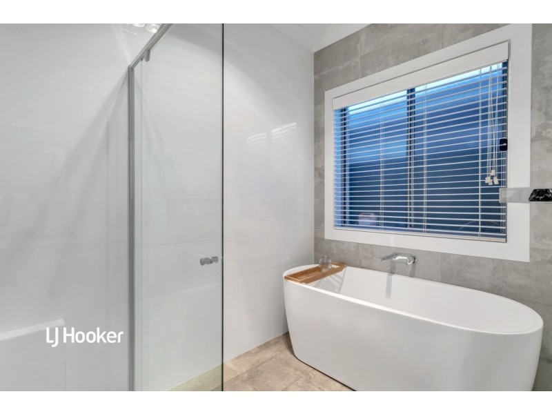 17a Ayredale Avenue, Clearview SA 5085