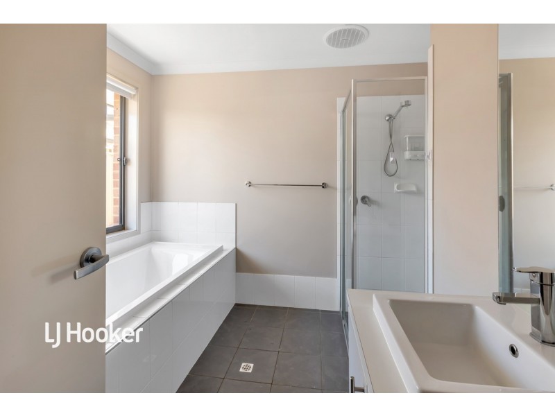 4 Roberts Street, Munno Para SA 5115