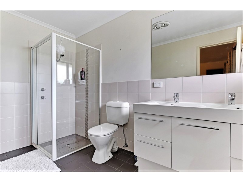 1 McKinlay Drive, Hewett SA 5118