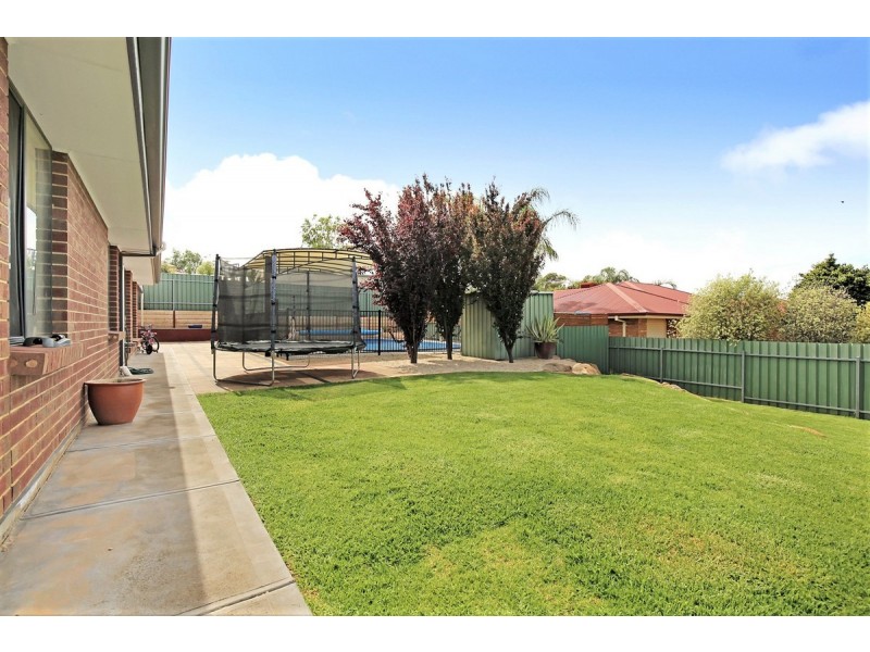 1 McKinlay Drive, Hewett SA 5118