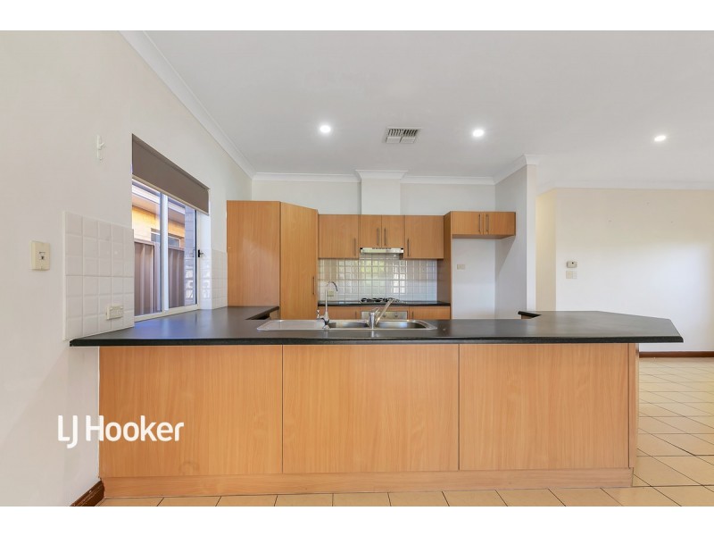 5 Macquarie Avenue, Hillcrest SA 5086