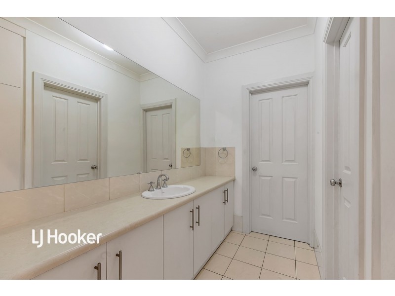 5 Macquarie Avenue, Hillcrest SA 5086