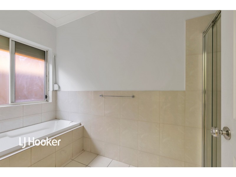 5 Macquarie Avenue, Hillcrest SA 5086