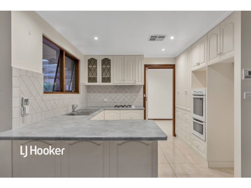 21 Whiteley Drive, Trott Park SA 5158