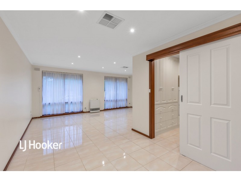 21 Whiteley Drive, Trott Park SA 5158