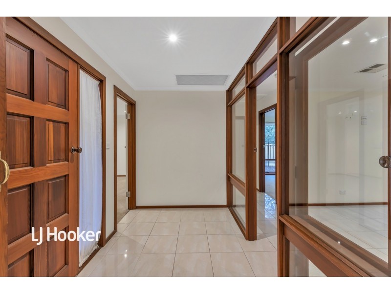 21 Whiteley Drive, Trott Park SA 5158