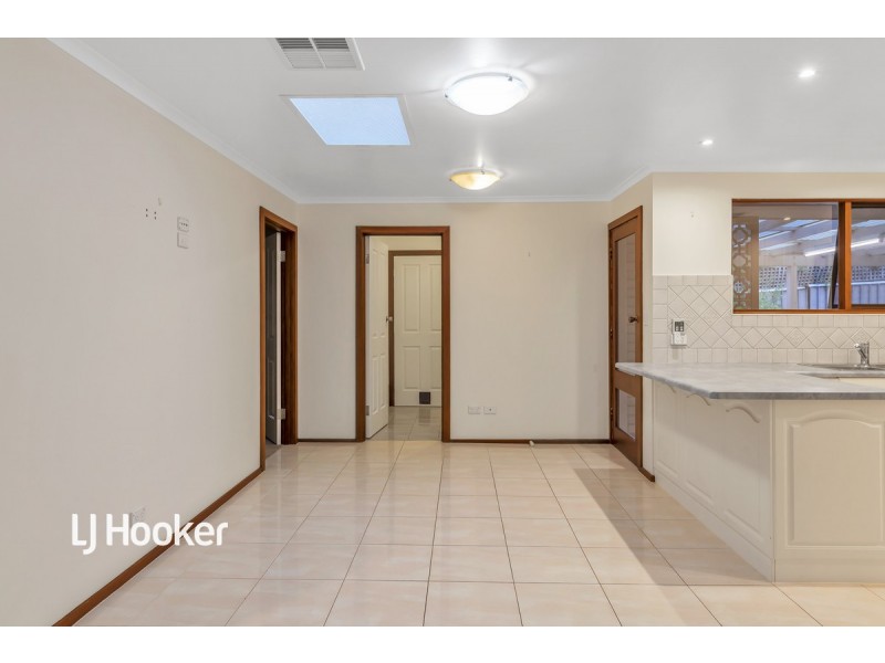 21 Whiteley Drive, Trott Park SA 5158