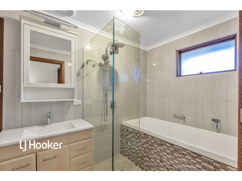 21 Whiteley Drive, Trott Park SA 5158