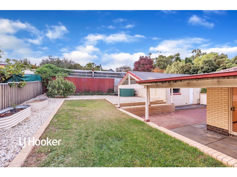 21 Whiteley Drive, Trott Park SA 5158
