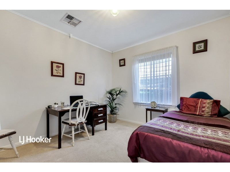 15 Leeds Avenue, Hope Valley SA 5090