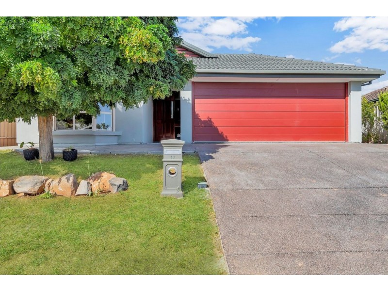 17 Lyle Street, Para Vista SA 5093