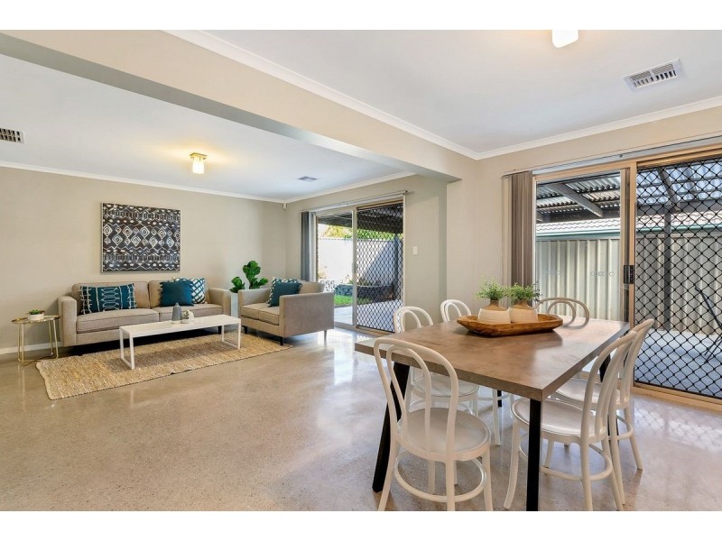 17 Lyle Street, Para Vista SA 5093