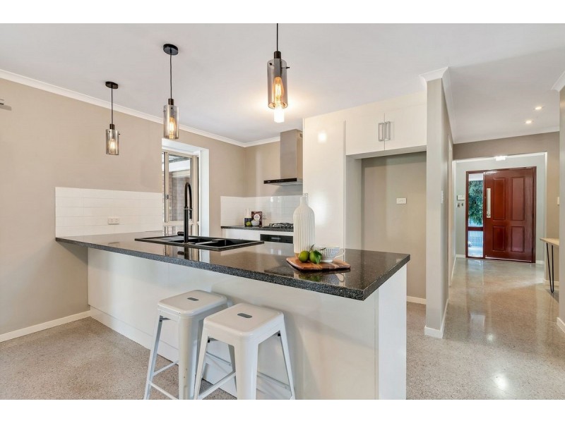 17 Lyle Street, Para Vista SA 5093