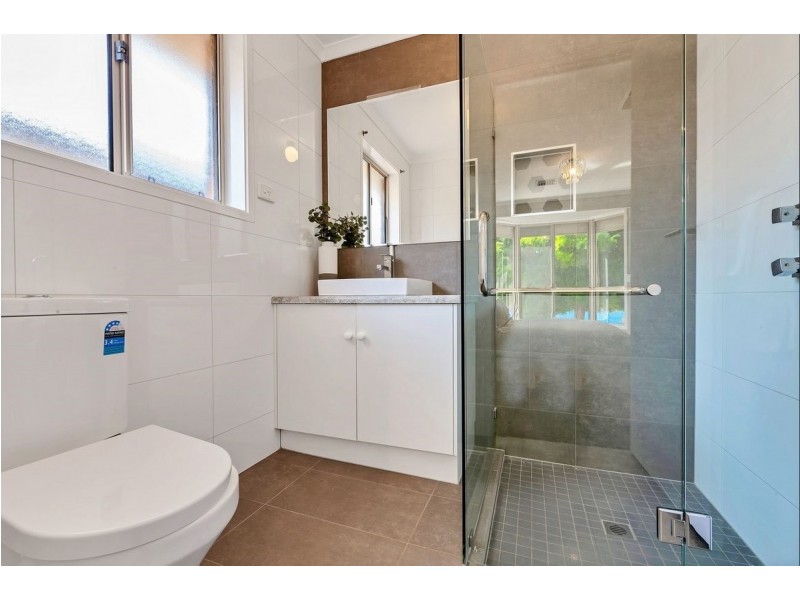 17 Lyle Street, Para Vista SA 5093