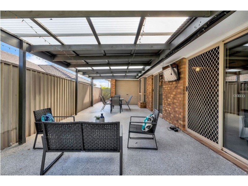 17 Lyle Street, Para Vista SA 5093