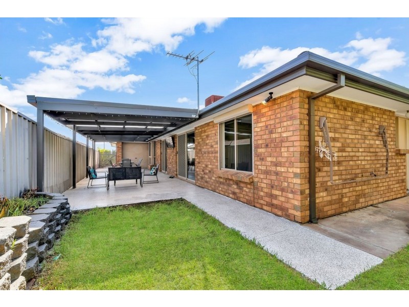17 Lyle Street, Para Vista SA 5093