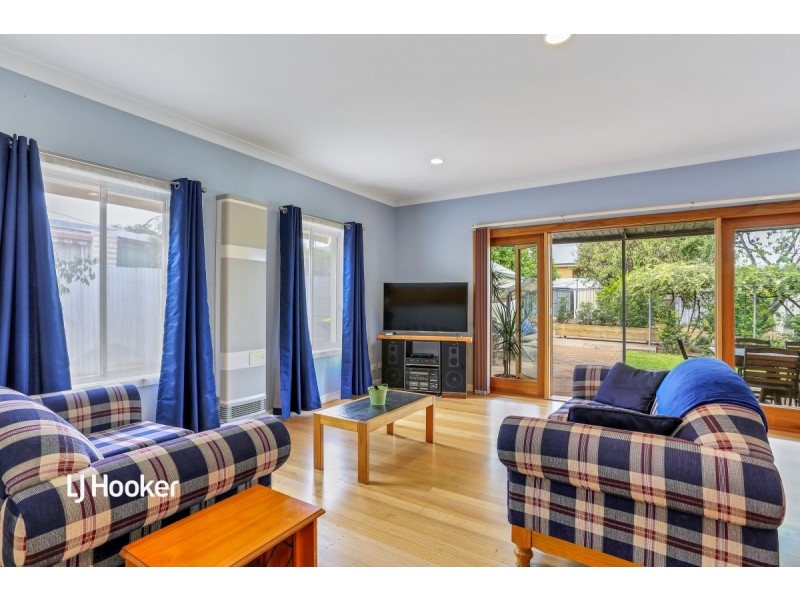 7 Walton Avenue, Clearview SA 5085