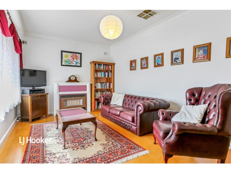 7 Walton Avenue, Clearview SA 5085