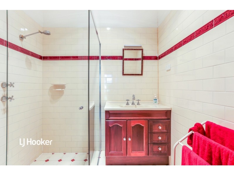 7 Walton Avenue, Clearview SA 5085