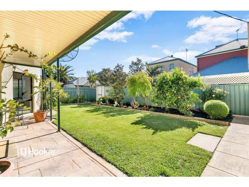 27 Sheaoak Drive, Mawson Lakes SA 5095