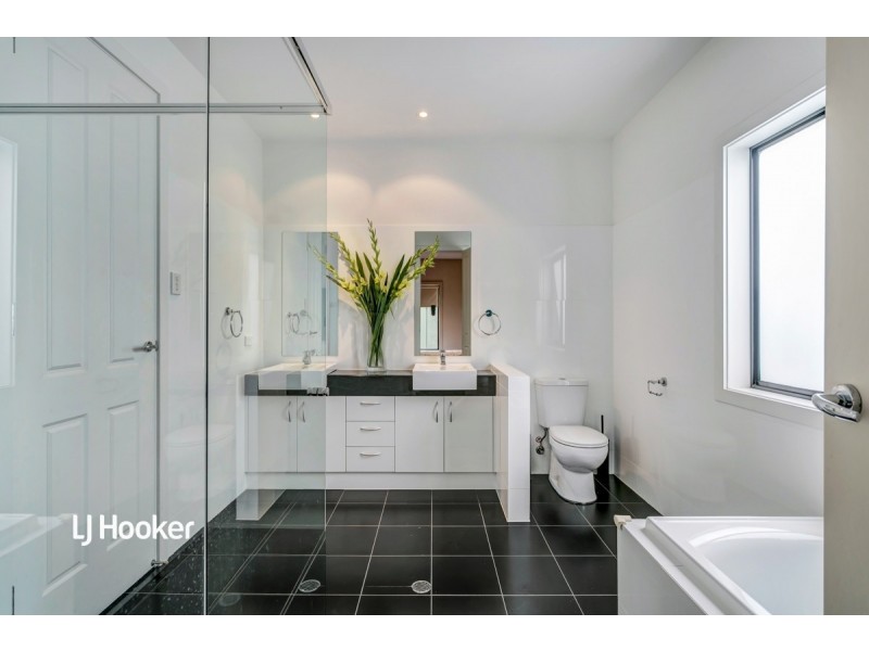 8 Adeline Street, Mawson Lakes SA 5095