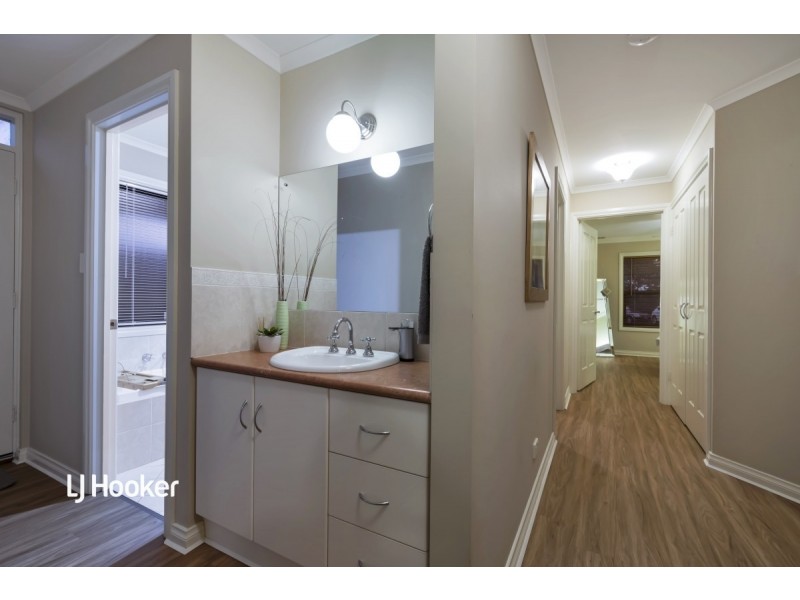 10 Bell Court, Valley View SA 5093