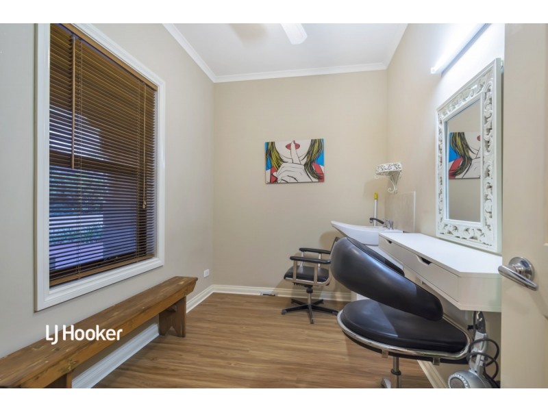 10 Bell Court, Valley View SA 5093