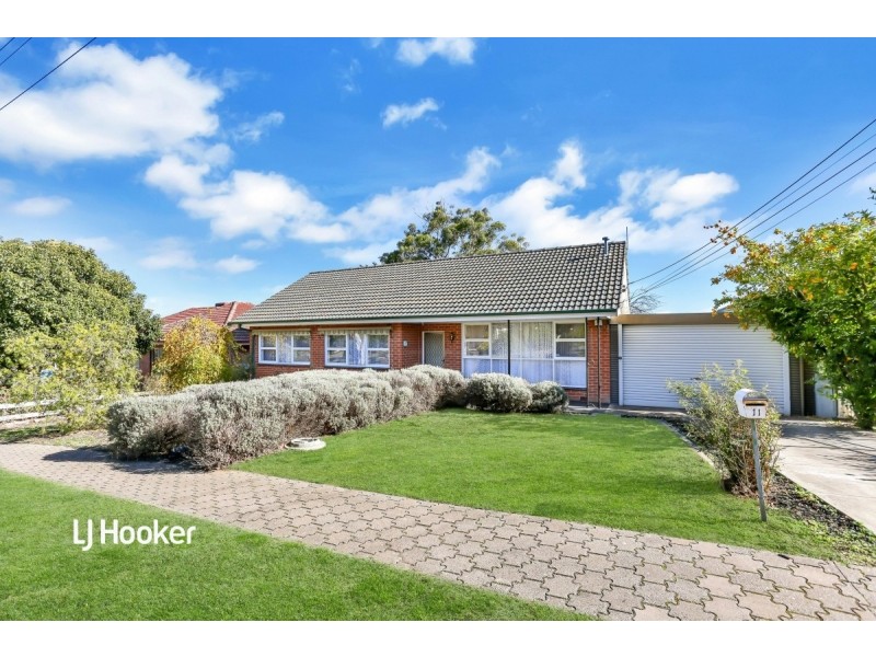 11 Stevens Avenue, Para Hills SA 5096