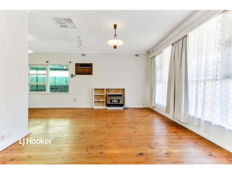 11 Stevens Avenue, Para Hills SA 5096