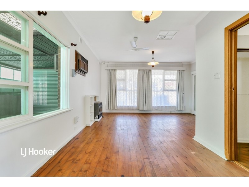 11 Stevens Avenue, Para Hills SA 5096