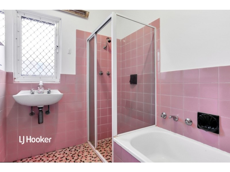 11 Stevens Avenue, Para Hills SA 5096