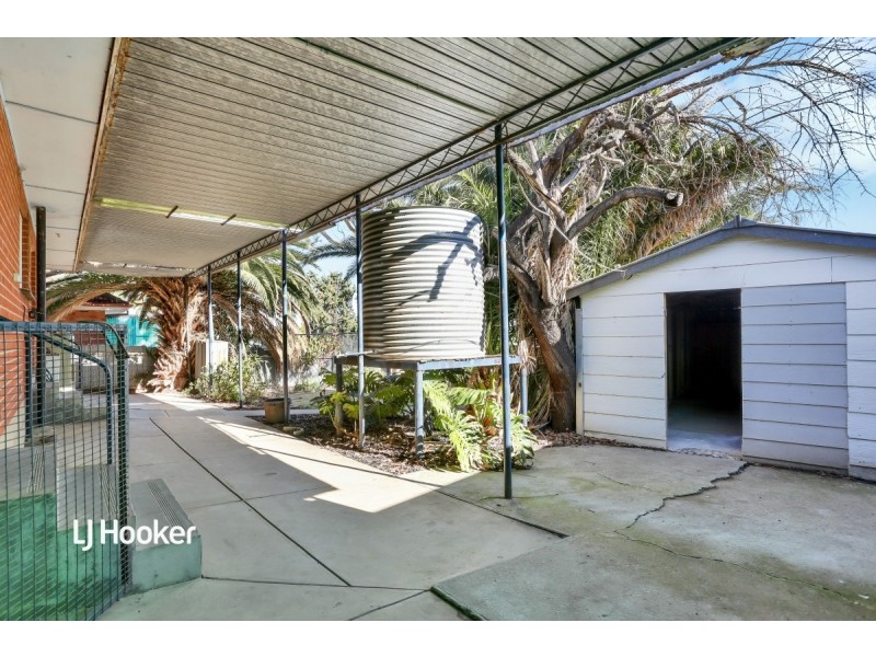 11 Stevens Avenue, Para Hills SA 5096