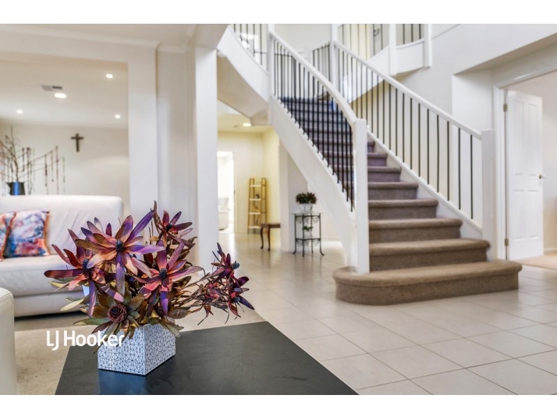 17 Rivergum Close, Walkley Heights SA 5098