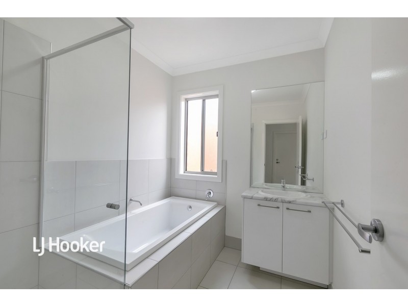 24 Charleston Crescent, Blakeview SA 5114