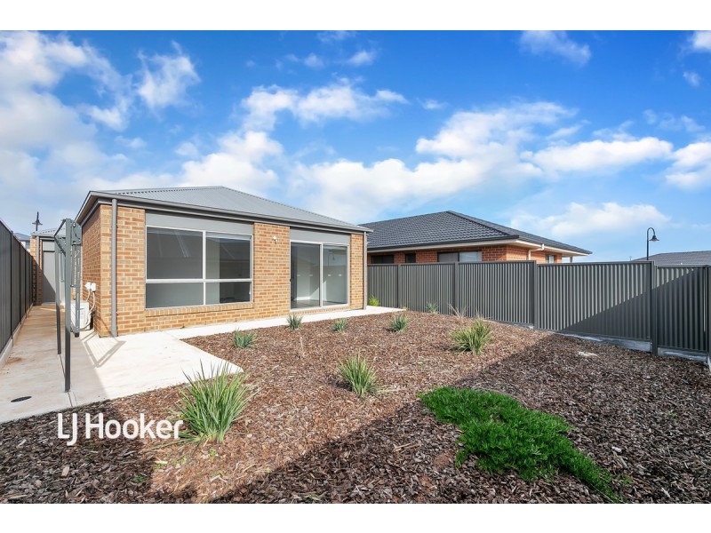 24 Charleston Crescent, Blakeview SA 5114