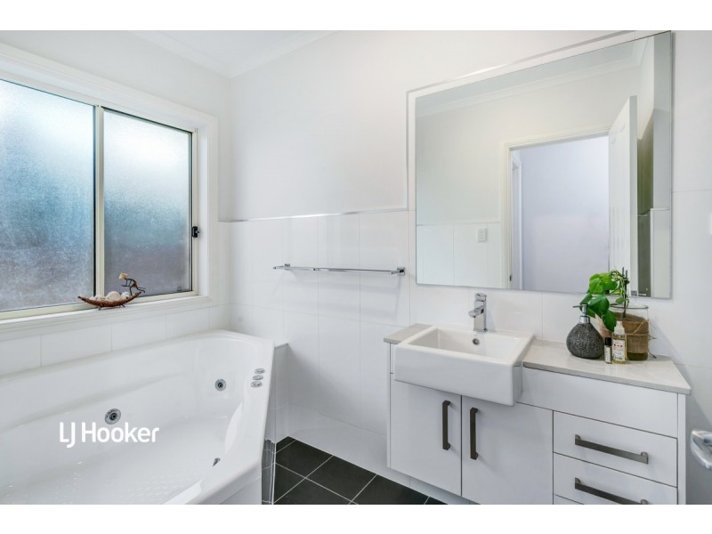 74c Williamson Road, Para Hills SA 5096