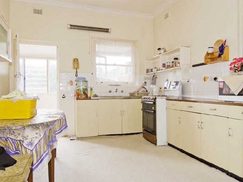 10 Windsor Avenue, Clearview SA 5085