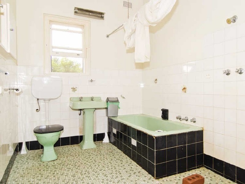10 Windsor Avenue, Clearview SA 5085