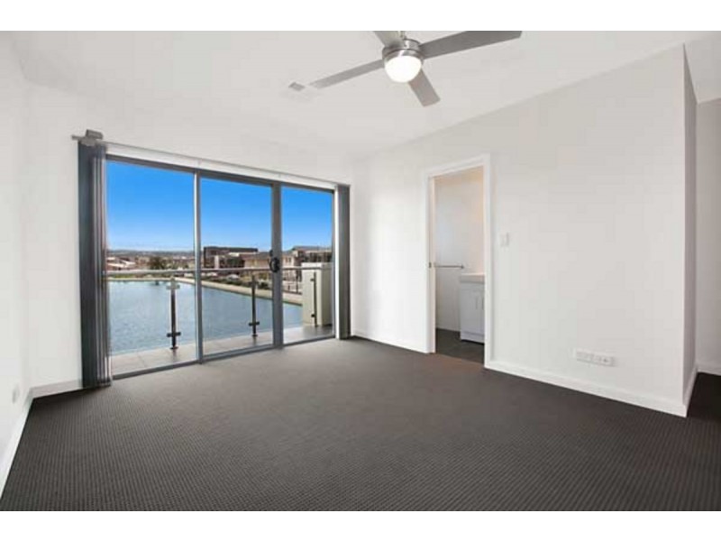 12 Chianti Lane, Mawson Lakes SA 5095