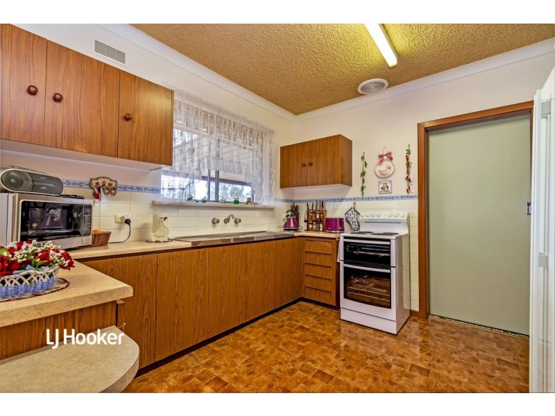 5 Lindsay Avenue, Valley View SA 5093