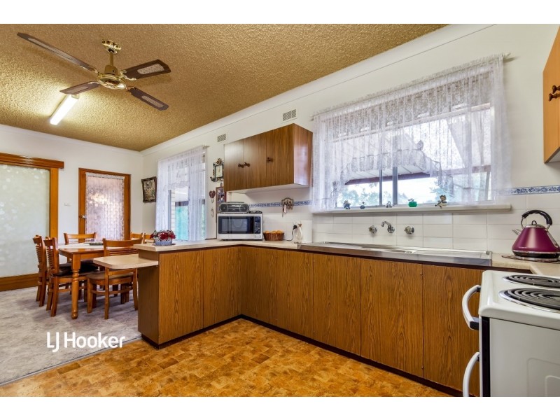 5 Lindsay Avenue, Valley View SA 5093