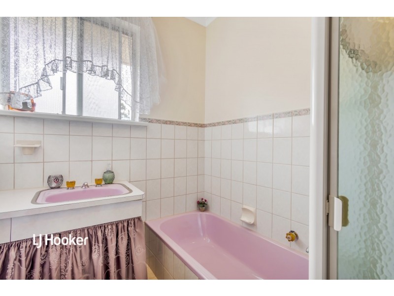 5 Lindsay Avenue, Valley View SA 5093