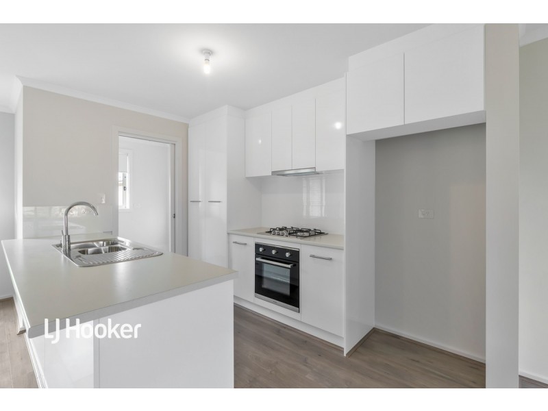 18 Clare Mews, Munno Para West SA 5115