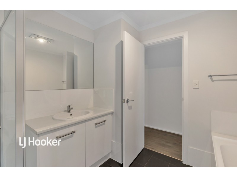 18 Clare Mews, Munno Para West SA 5115